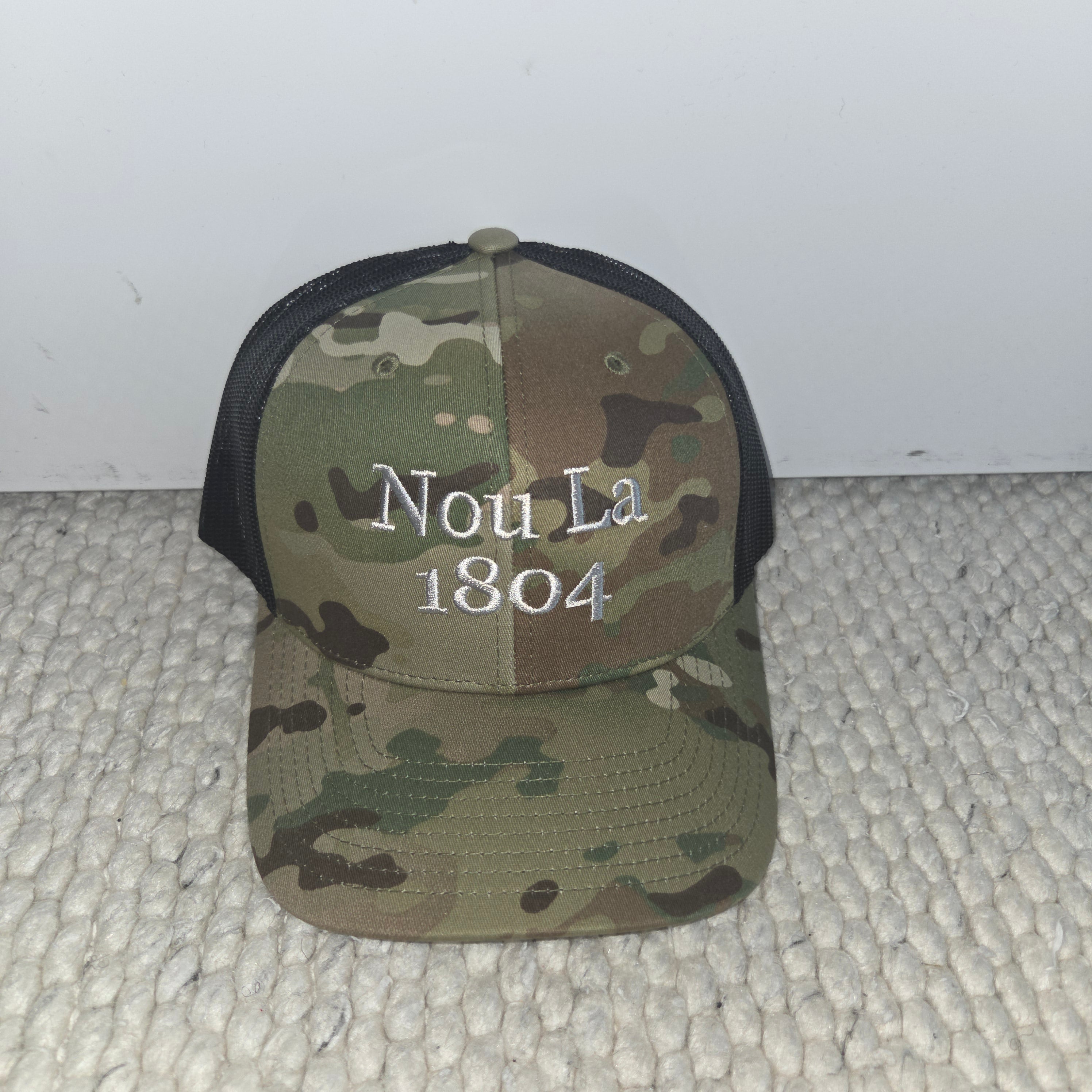 LIGHT Jardin "Nou La" Hat-SILVER Embroidery